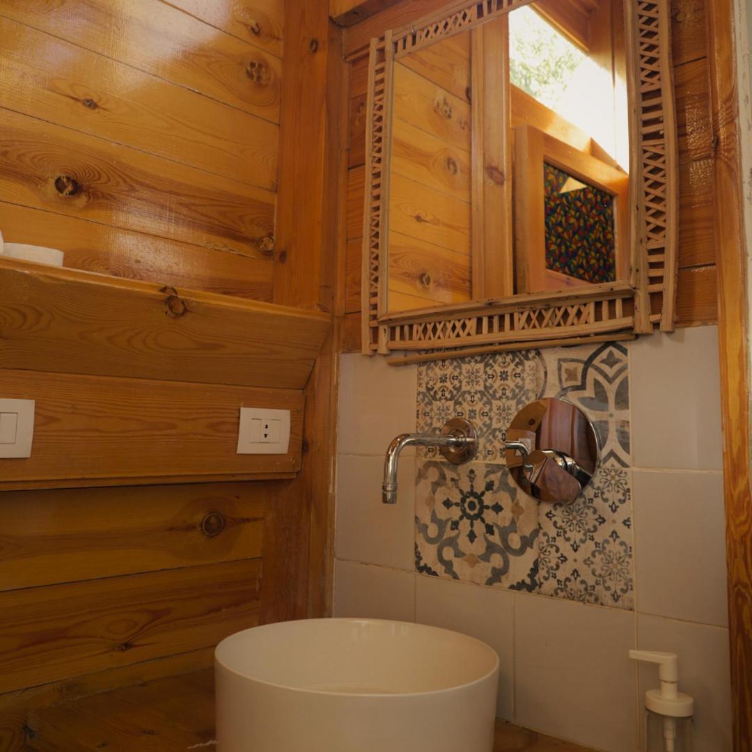 Northern Lake Lodge Izbat Ilyas Ngoại thất bức ảnh