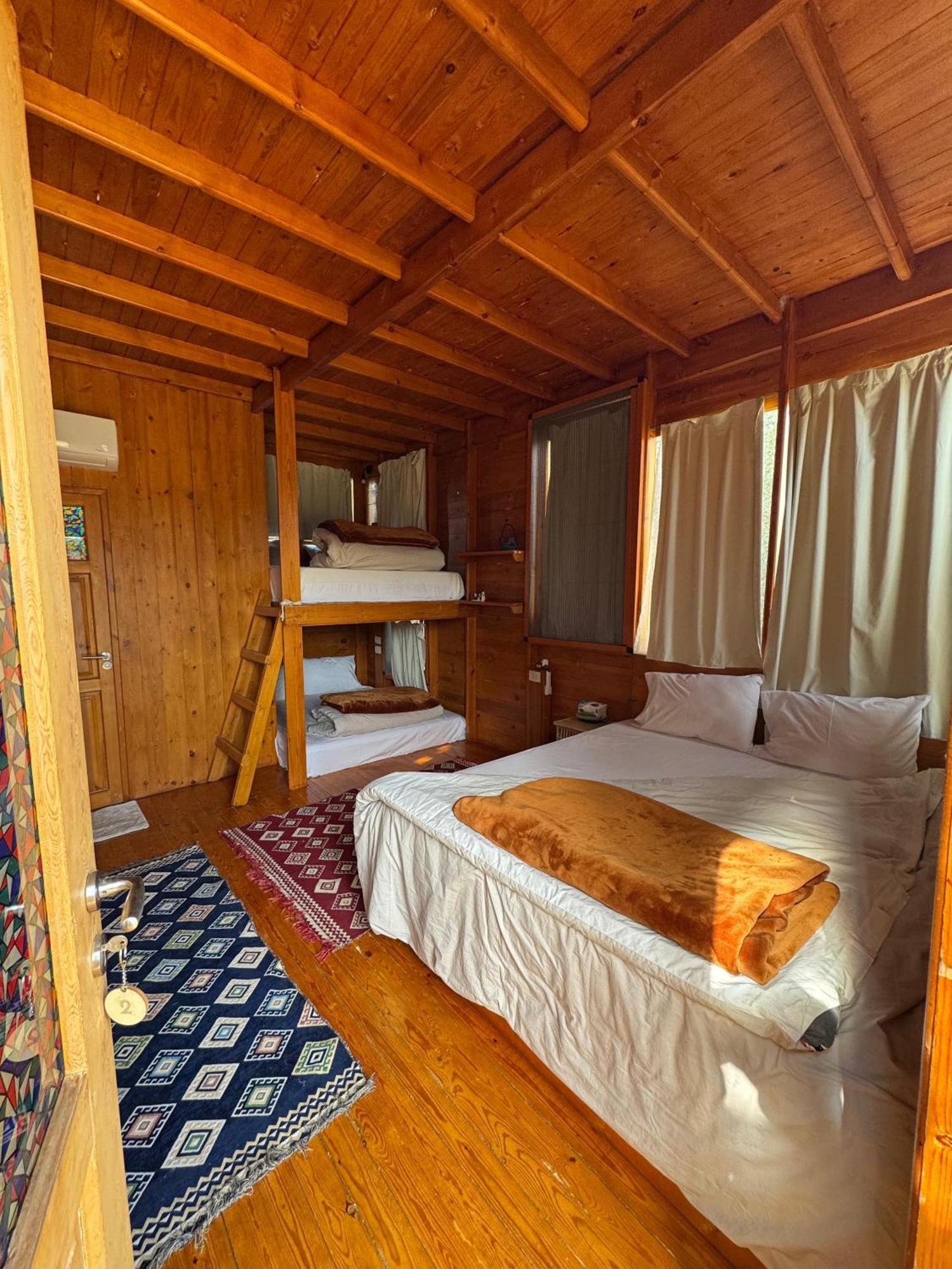 Northern Lake Lodge Izbat Ilyas Ngoại thất bức ảnh